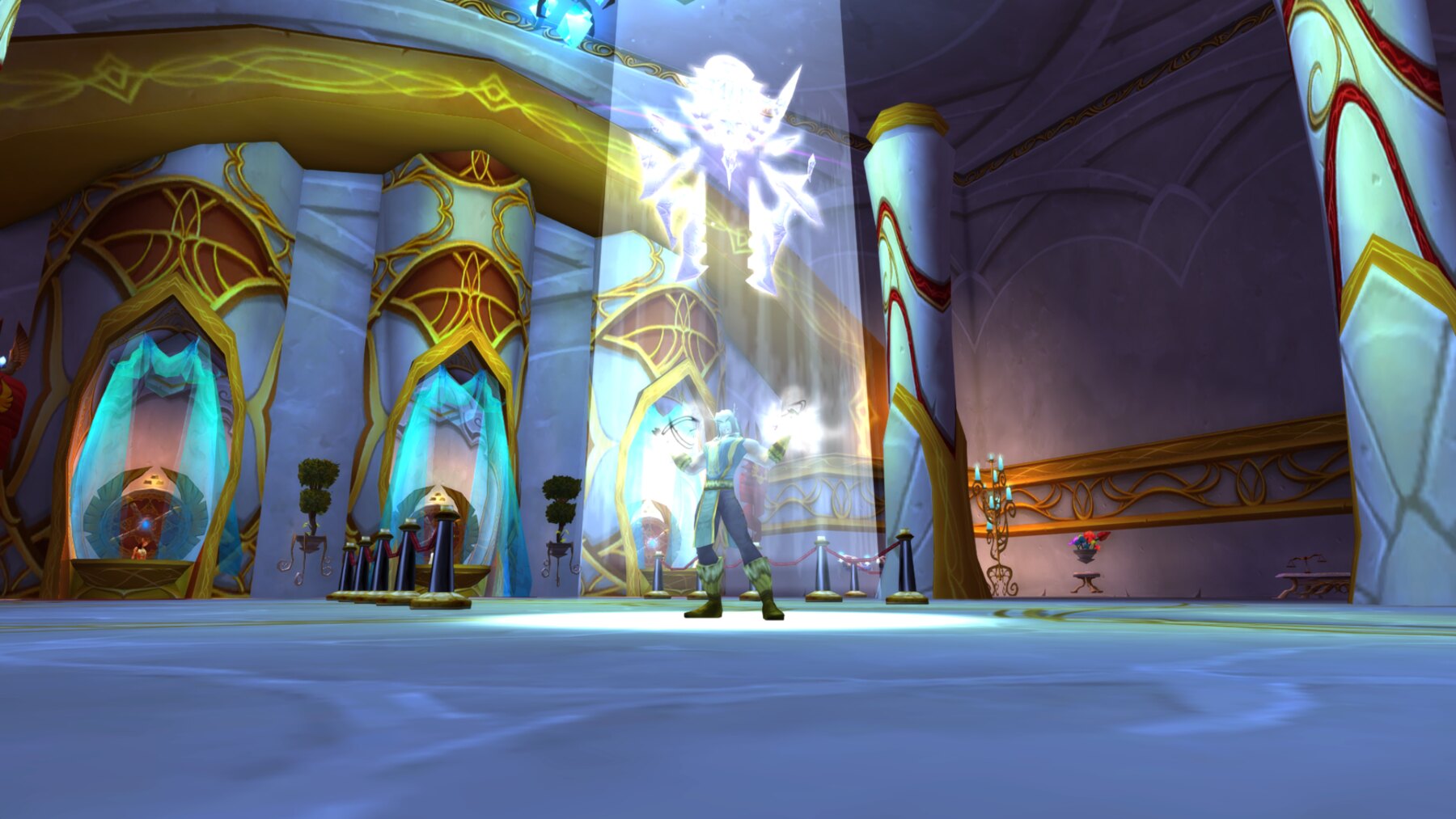 A radiant Naaru towers over Thrïïr in Silvermoon